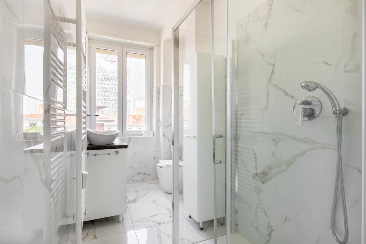Garibaldi & Gae Aulenti Modern Apt With Private Parking! Milan Exterior photo